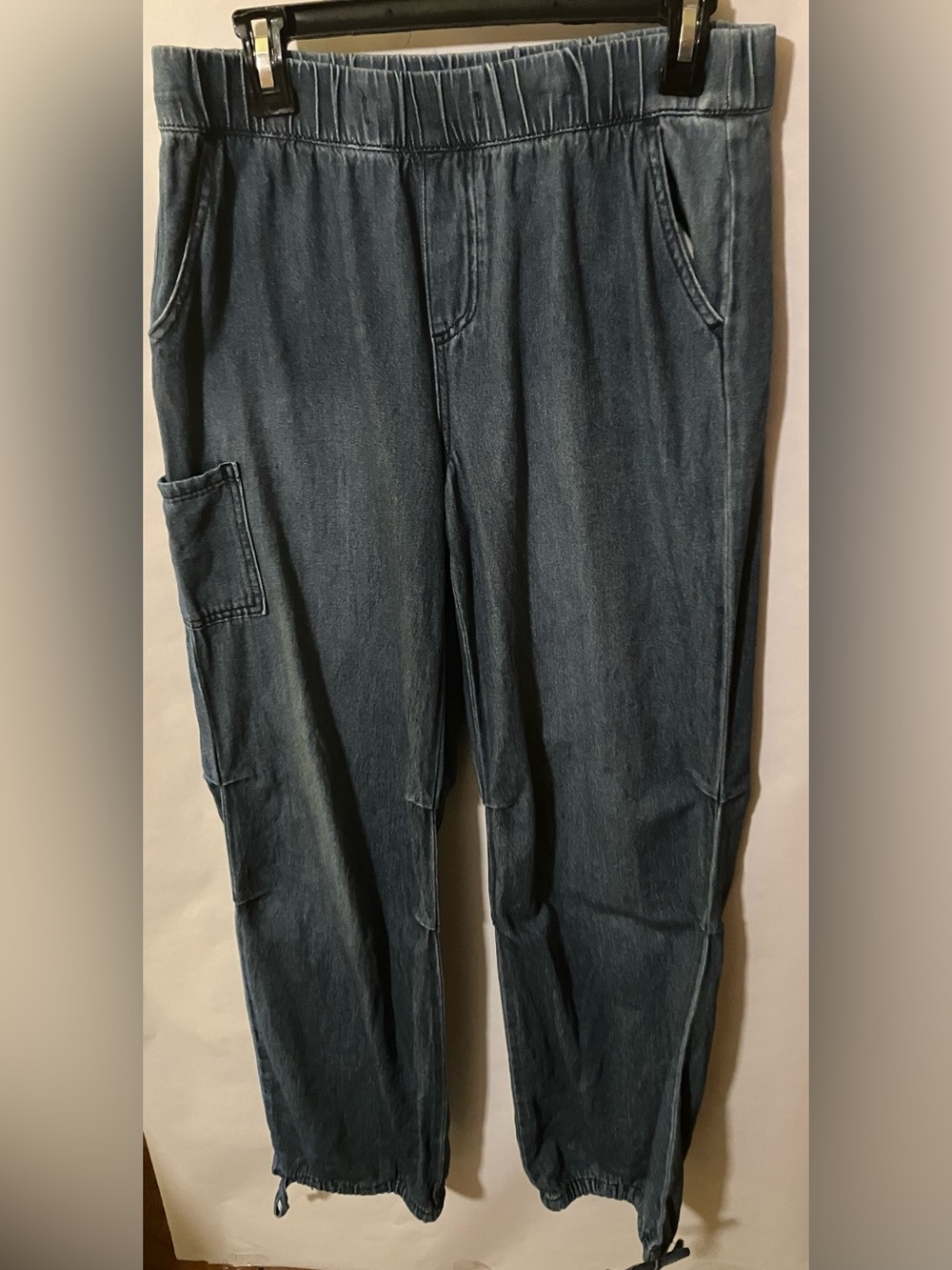 Sincerly Jules Women’s slight barrel leg denim cargo Jeans size small